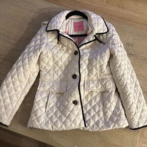 Kate Spade jacket perfect for fall. Removable hood.